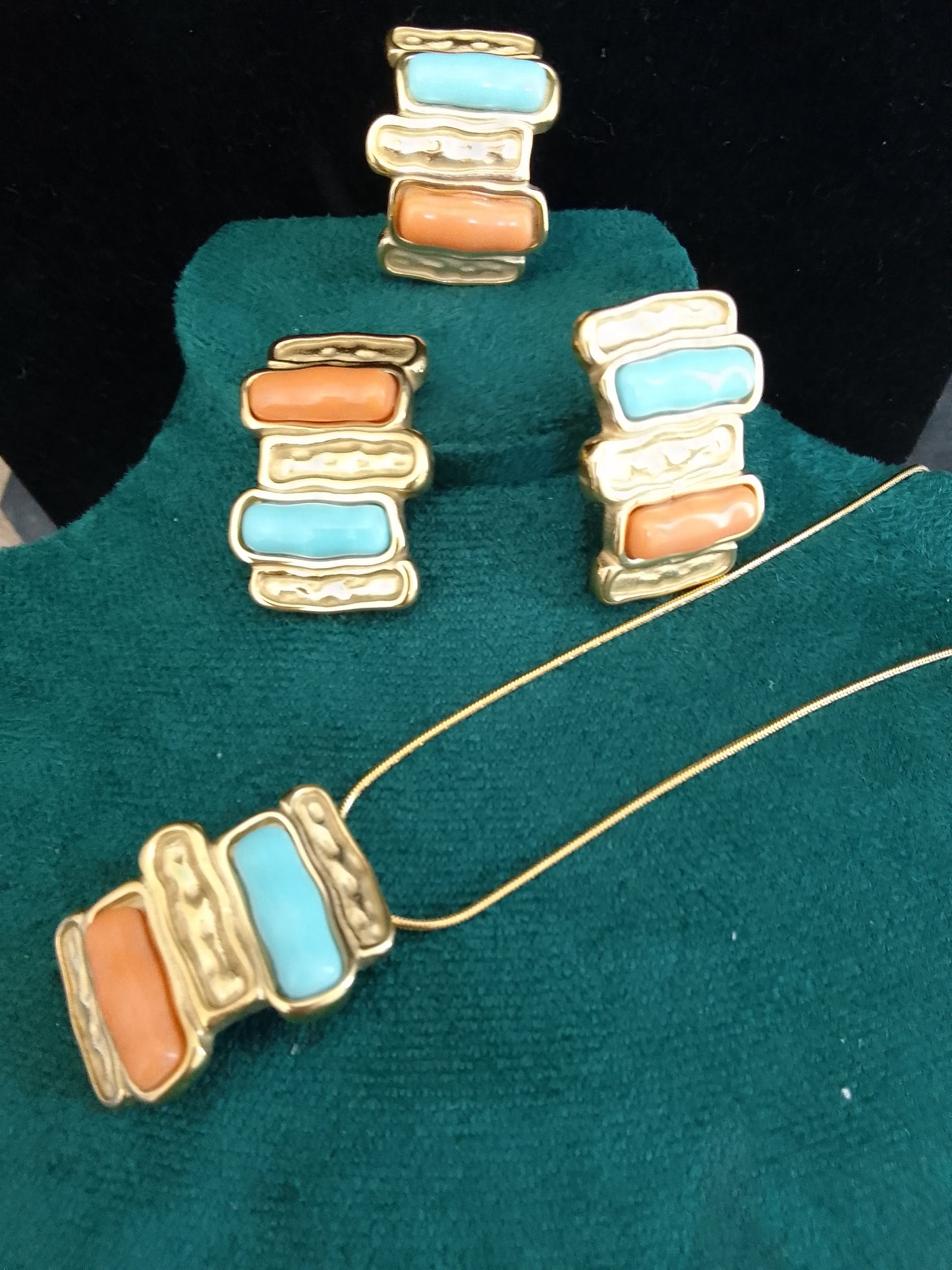 Ens. Angélique colorful