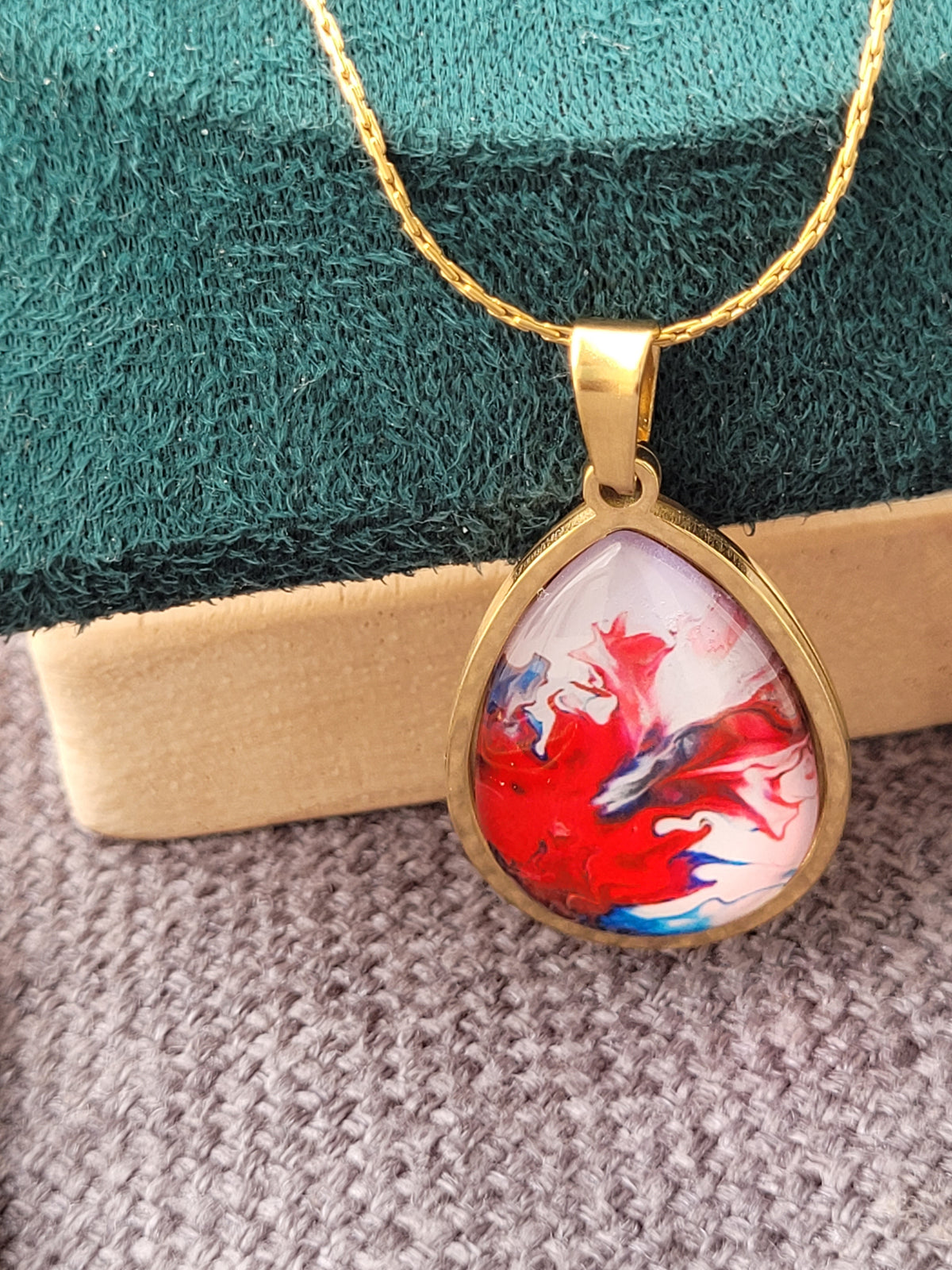 Collier FullColor Red