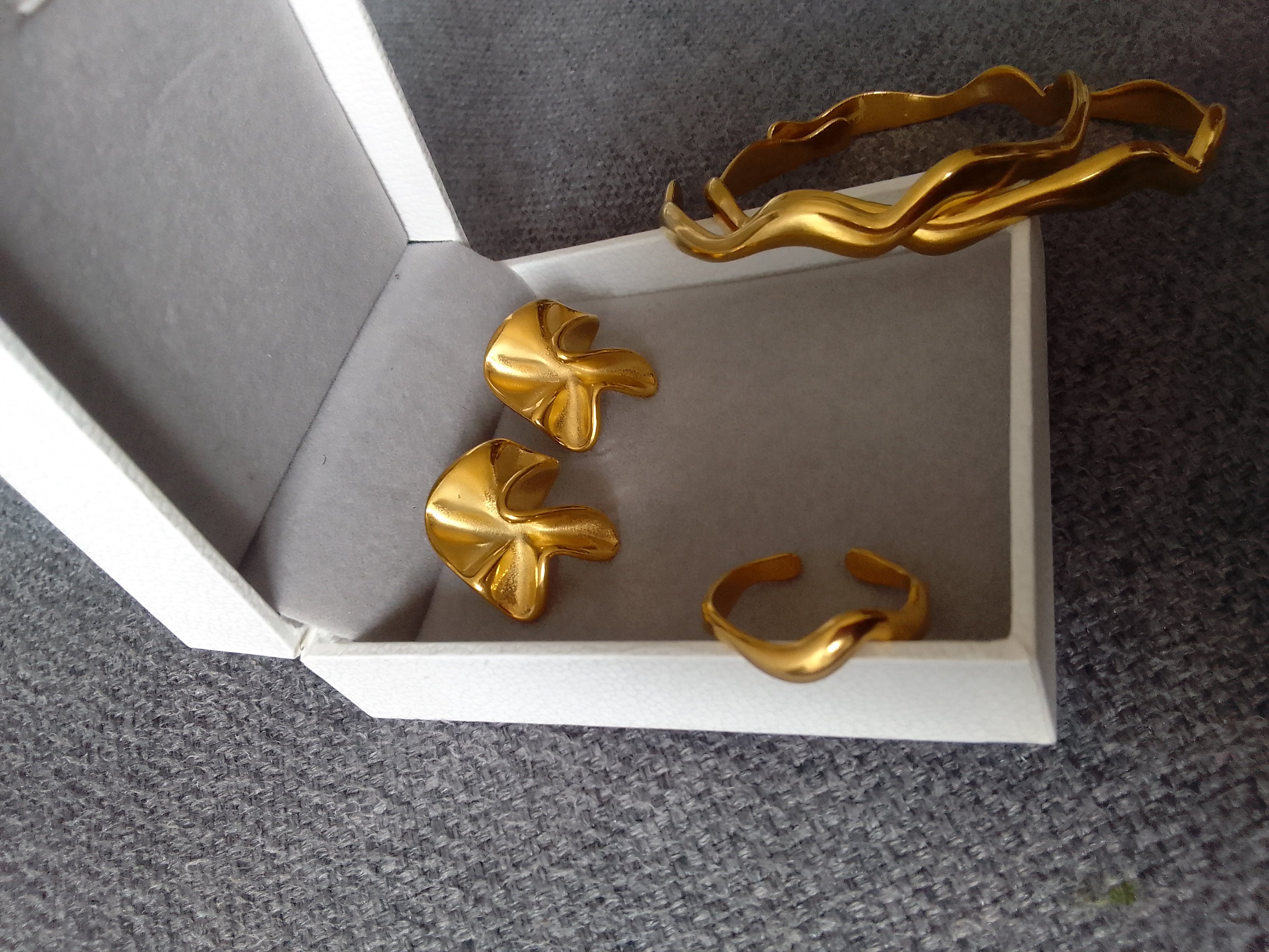 -%%💞 La rose dorée