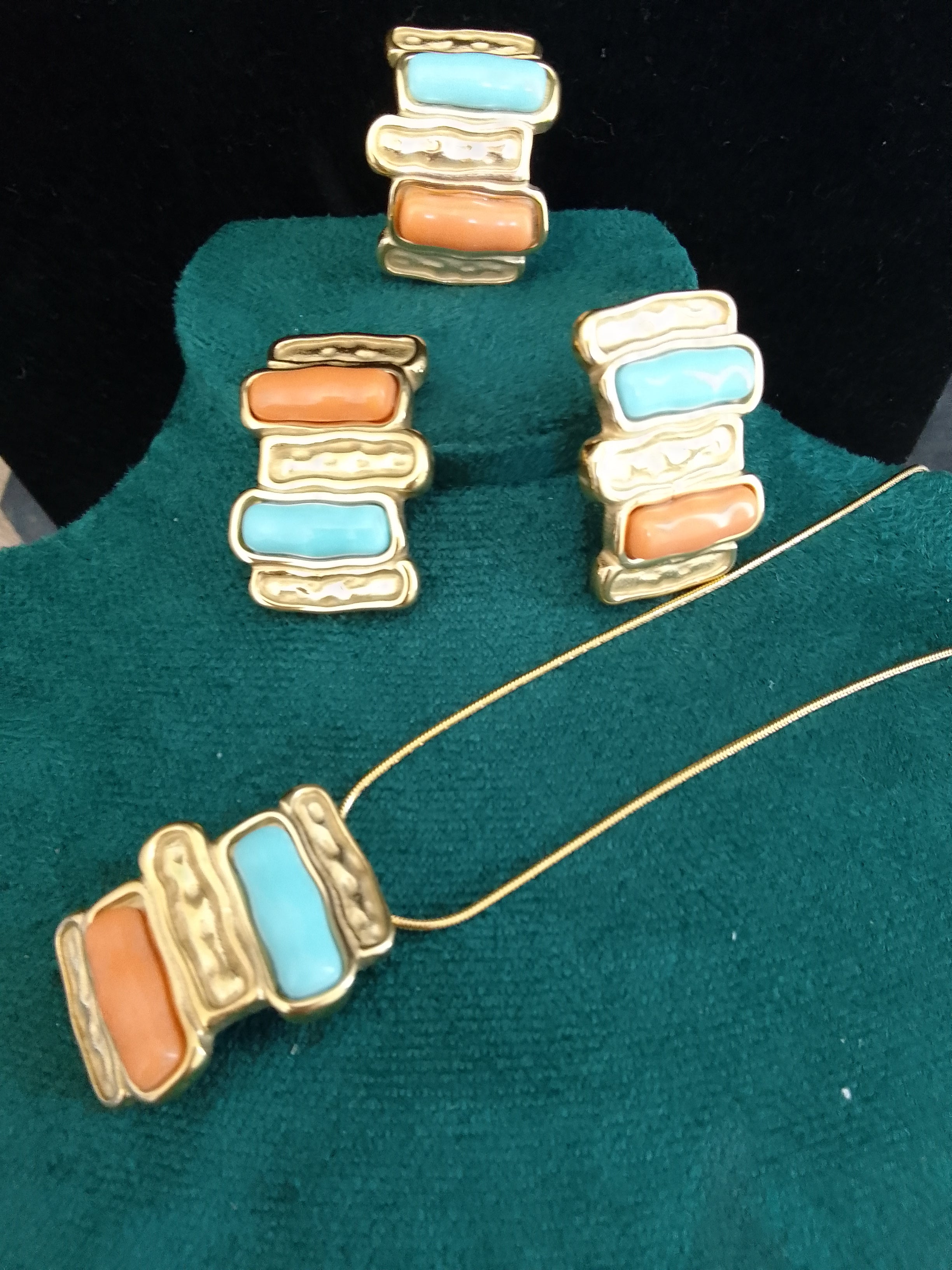 Ens. Angélique colorful