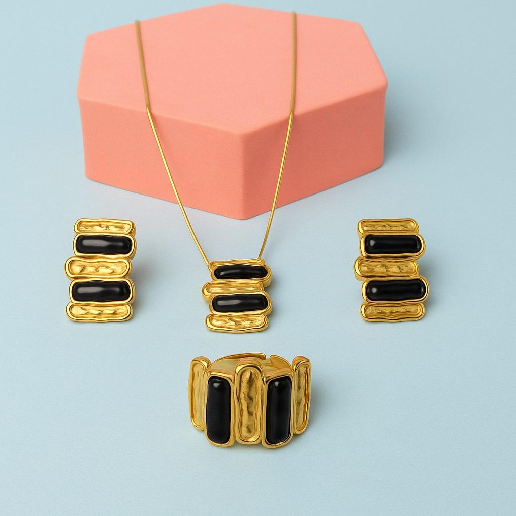 Ens. Angélique Black